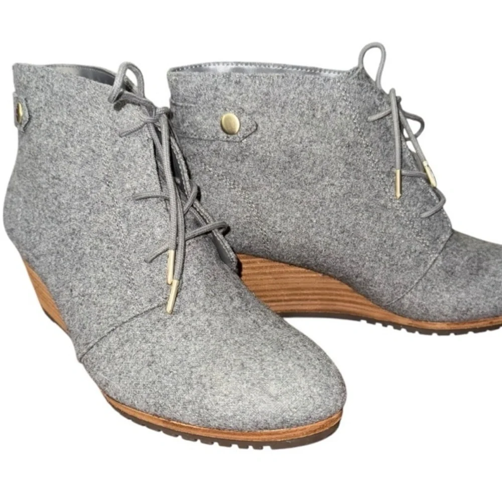 Dr. Scholl’s Conquer Wedge Booties Gray Wool Blend Size 9.5M Comfort Shoes NWOT